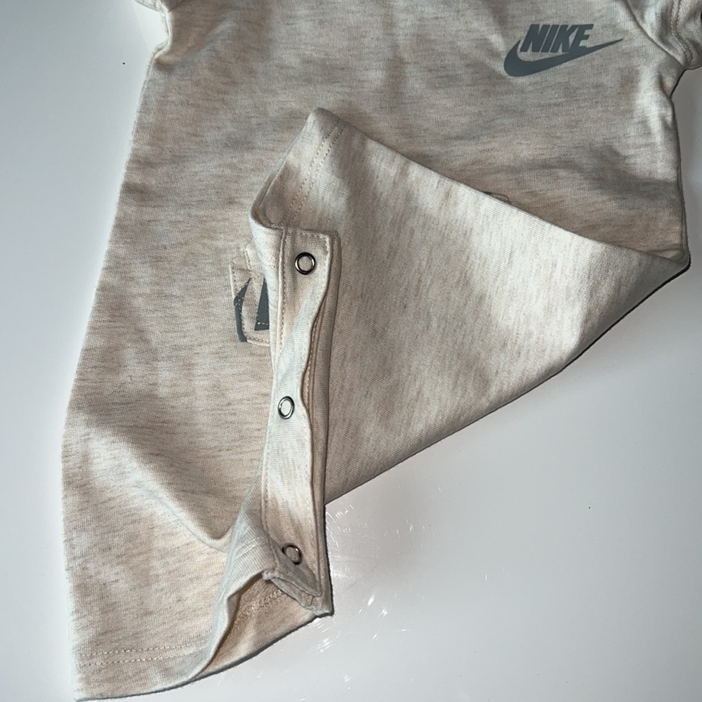 Nike ✔️ - Picture 8 of 9